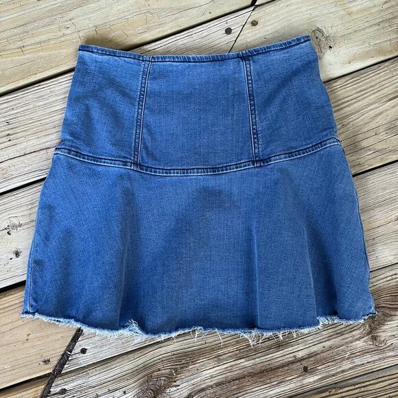 Free People We The Free Highlands Blue Denim Short Flare Skirt Size 2 - Picture 3 of 8